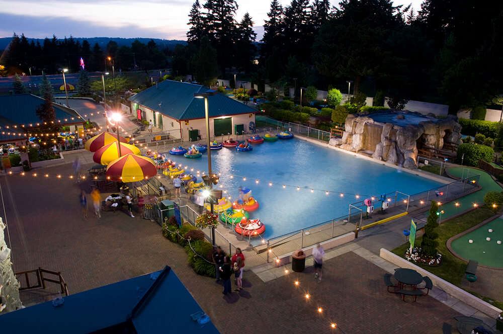 Wilsonville-night XD Dark Ride | Family Fun Center & Bullwinkle's Restaurant - Wilsonville, OR