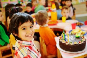blog-post-the-perks-of-celebrating-a-birthday-at-family-fun-center-featured-image-original PIns And PIzza Package