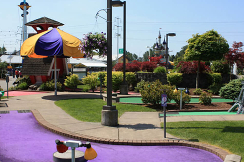 mini_golf Arcade | Family Fun Center & Bullwinkle's Restaurant - Wilsonville, OR